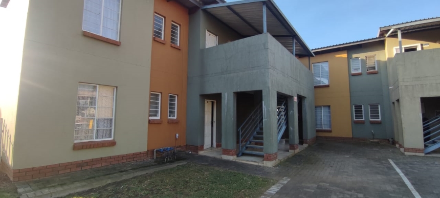 2 Bedroom Property for Sale in Waterval East North West